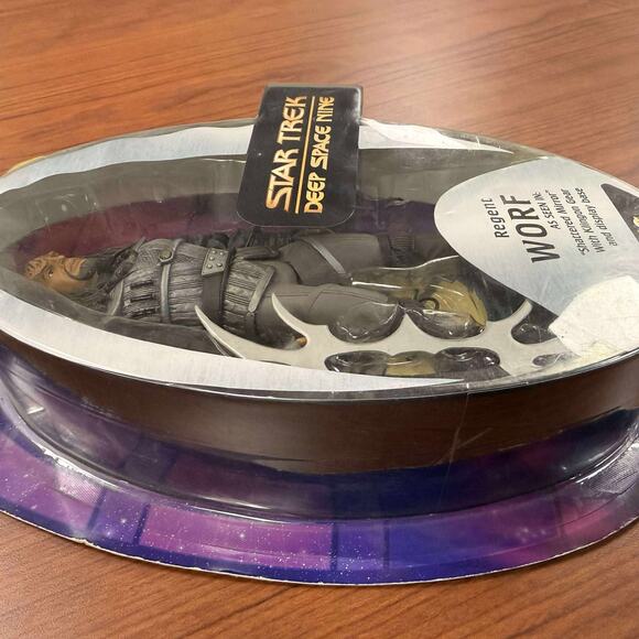 Art Asylum Star Trek Deep Space Nine MOC 2005 Regent Worf AFX Exclusive - Picture 4 of 6